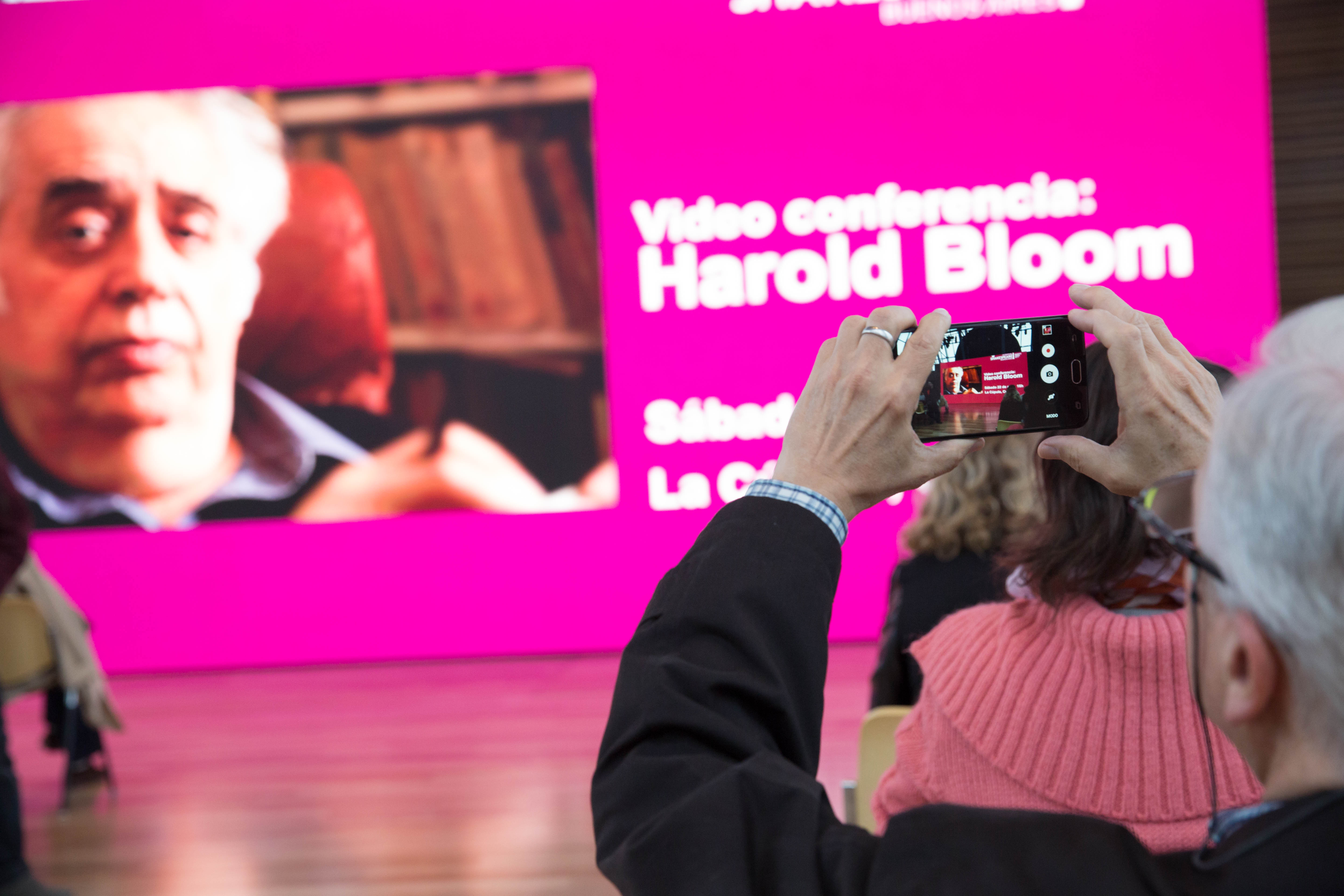 video conferencia de Harold Bloom en el CCK por festival Shakespeare Argentina